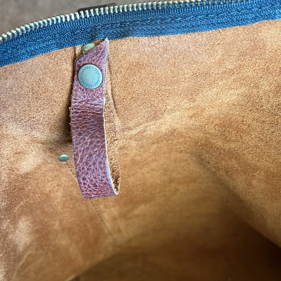 Portland Leather oversized zip tote - Picture 7 of 10